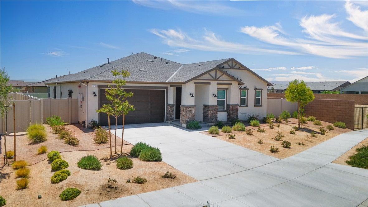 3230 Emerald Ln