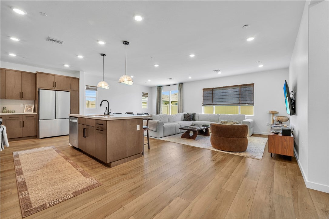 3230 Emerald Ln