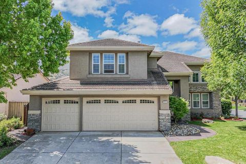 Photo of 18300 Meadow Song Way, Salinas, CA 93908 (MLS # ML82043227)