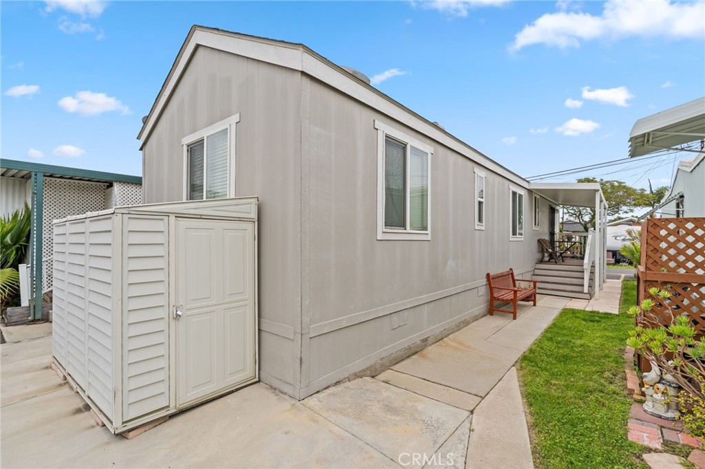 4841 Agate Avenue