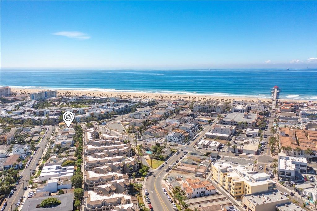 Photo of 111 Alabama Street, Huntington Beach, CA 92648 (MLS # OC25222659)