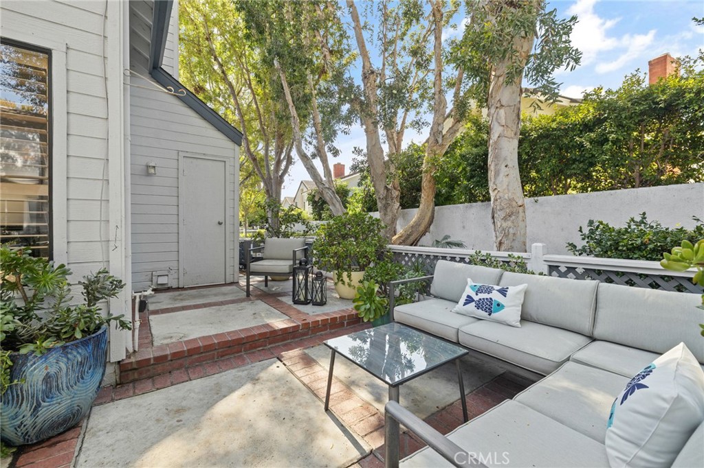 Laurels (LR) - Residential