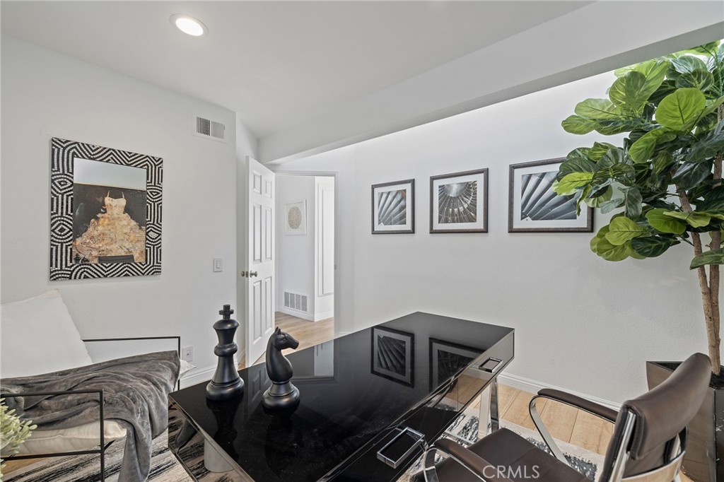 Laurels (LR) - Residential