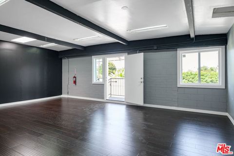 Photo of 13347 Washington Boulevard #2, Culver City, CA 90066 (MLS # 25602807) Photo of 13347 Washington Boulevard #2, Culver City, CA 90066 (MLS # 25602807)