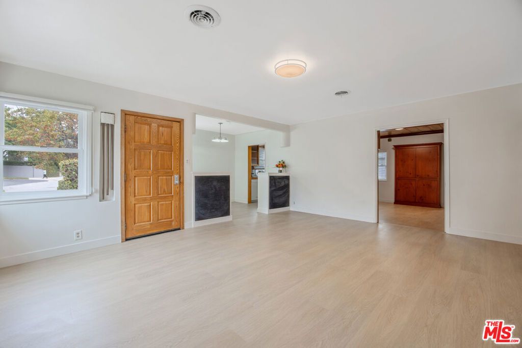 Photo of 210 S Bundy Drive, Los Angeles, CA 90049 (MLS # 25614459)