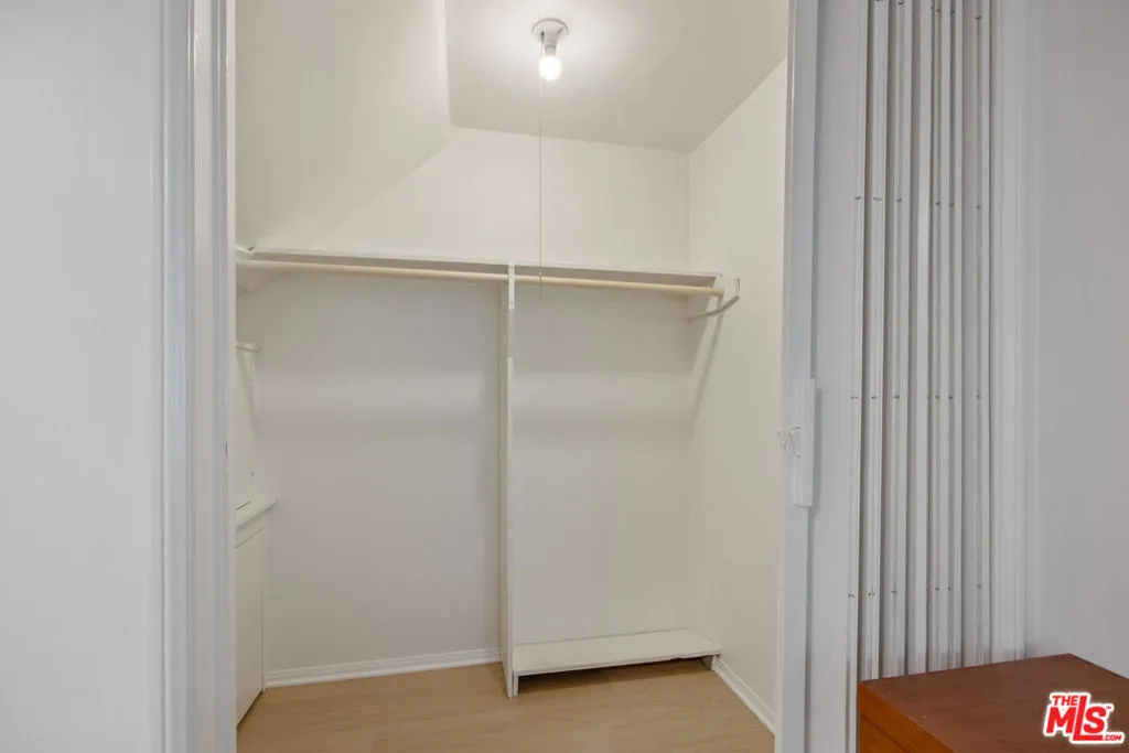 Los Angeles, California 90049, United States, 3 Bedrooms Bedrooms, ,2 BathroomsBathrooms,Residential,Active,239616