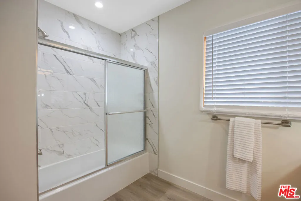 Los Angeles, California 90049, United States, 3 Bedrooms Bedrooms, ,2 BathroomsBathrooms,Residential,Active,239616