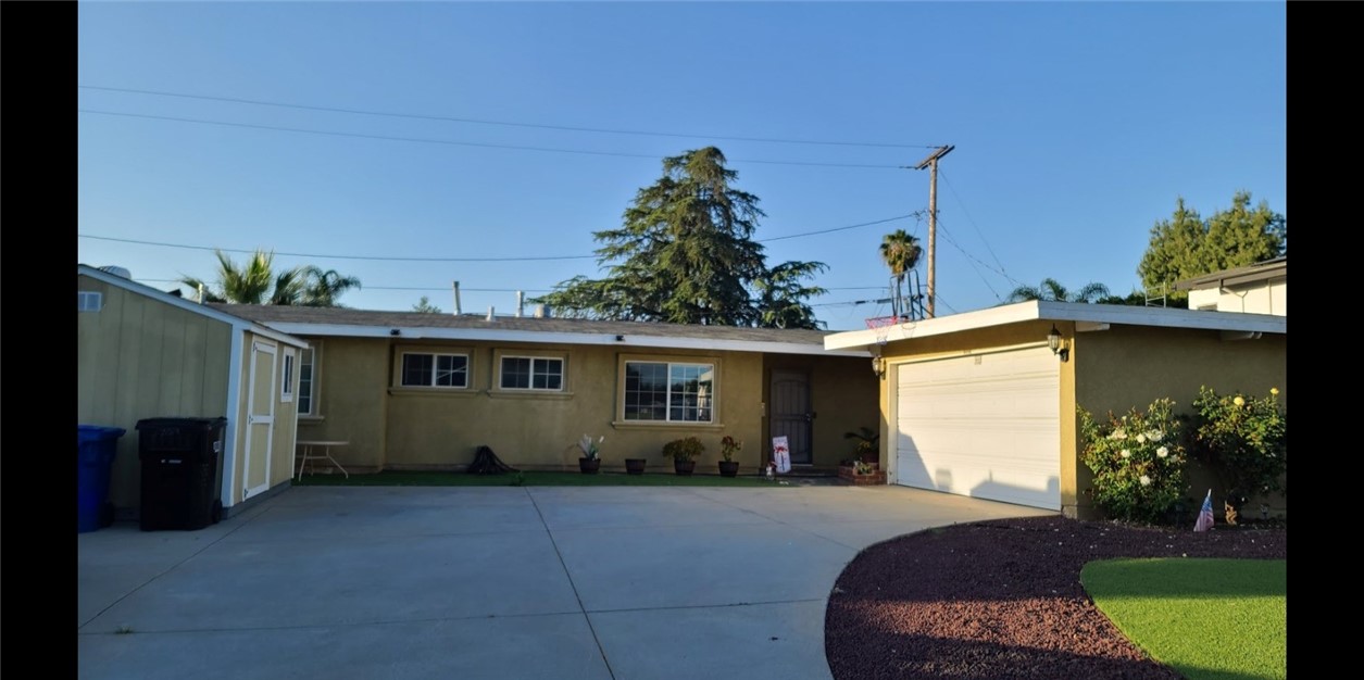 Move-in-Ready! Charming single family home in Covina. South Hills School district. Subject has 3 bedrooms, 2 baths, and additional bonus room which can be used for entertainment / game room. Improvement consists of 1,532 net living sq.ft. on a 8,218 sq.ft. lot. There is a shed in the front yard area, fenced swimming pool in the back yard, 2 cars garage and ample space available for driveway parking. Location is conveniently located between 210 Fwy, 10 Fwy, which surrounded by many reputable colleges / universities such as Mt. San Antonio, Cal Poly, Western University of Health Sciences, Citrus College and Azusa Pacific University.