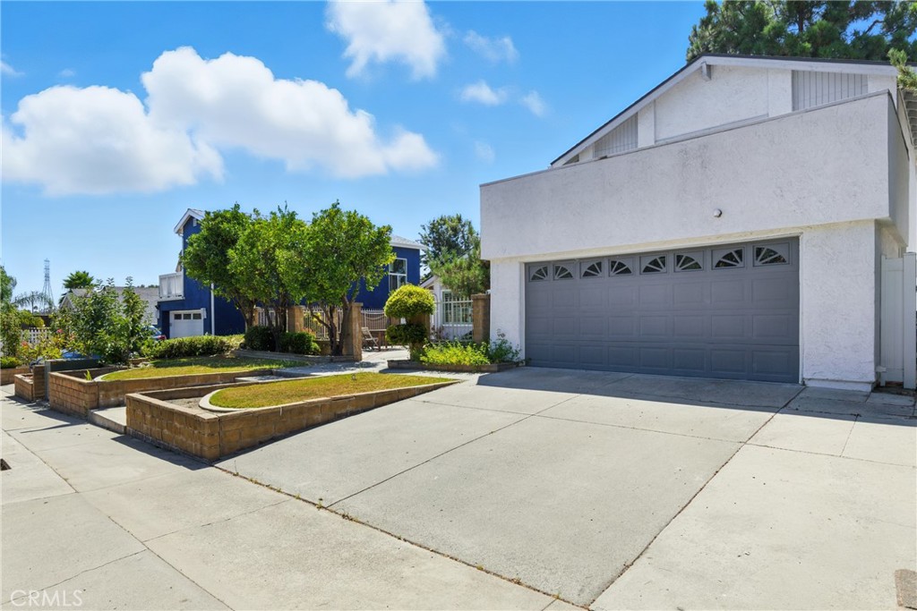 25381 Mackenzie Street
