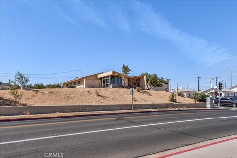 Photo of 500 E Mountain View Street, Barstow, CA 92311 (MLS # CV25273637)