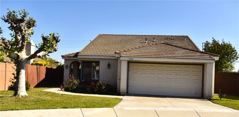 Photo of 1336 Brookside Court, Upland, CA 91784 (MLS # TR26065145)