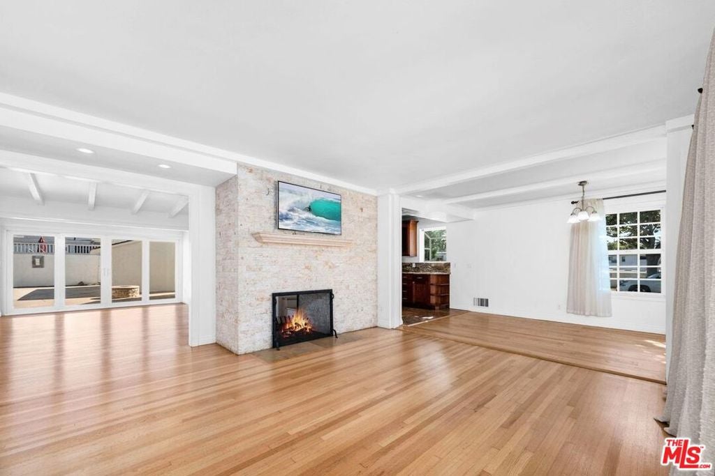 6322 W 78TH Place