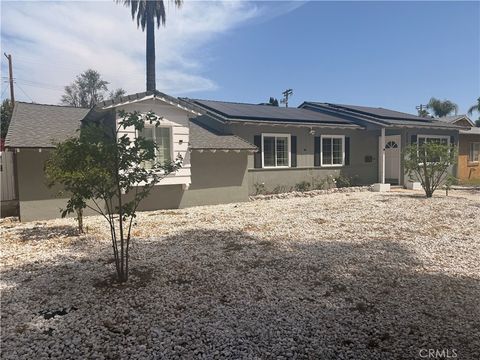 Photo of 22915 Saticoy St, West Hills, CA 91304 (MLS # SR26084880)