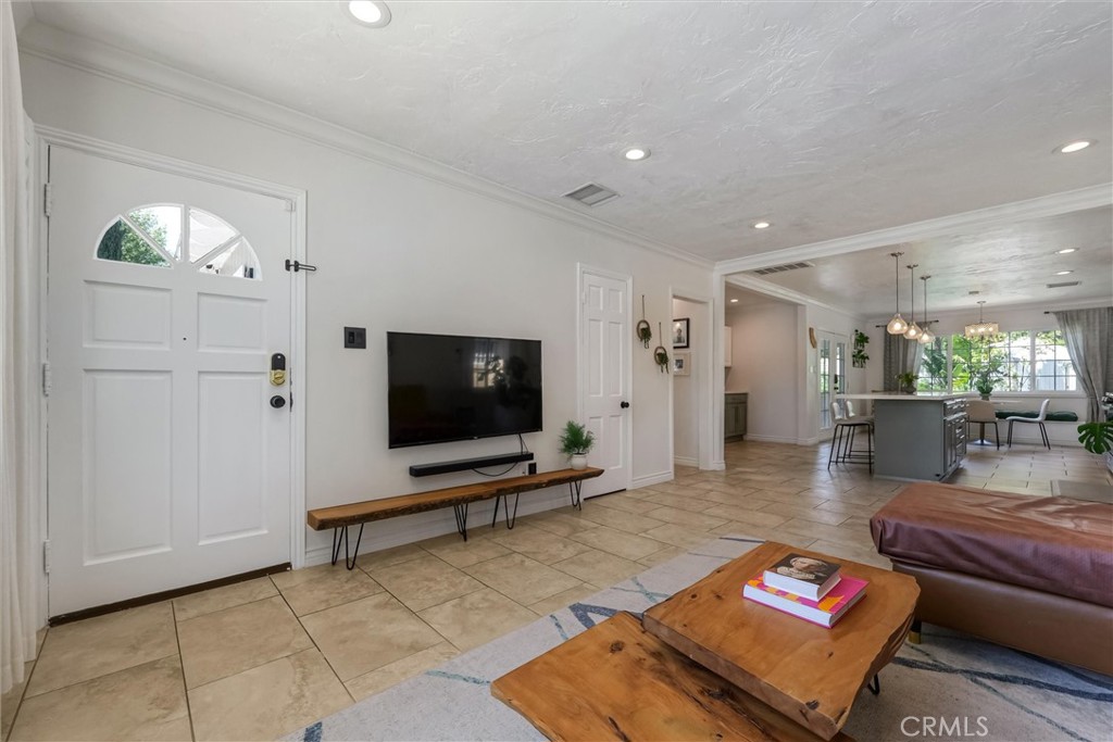 22915 Saticoy Avenue