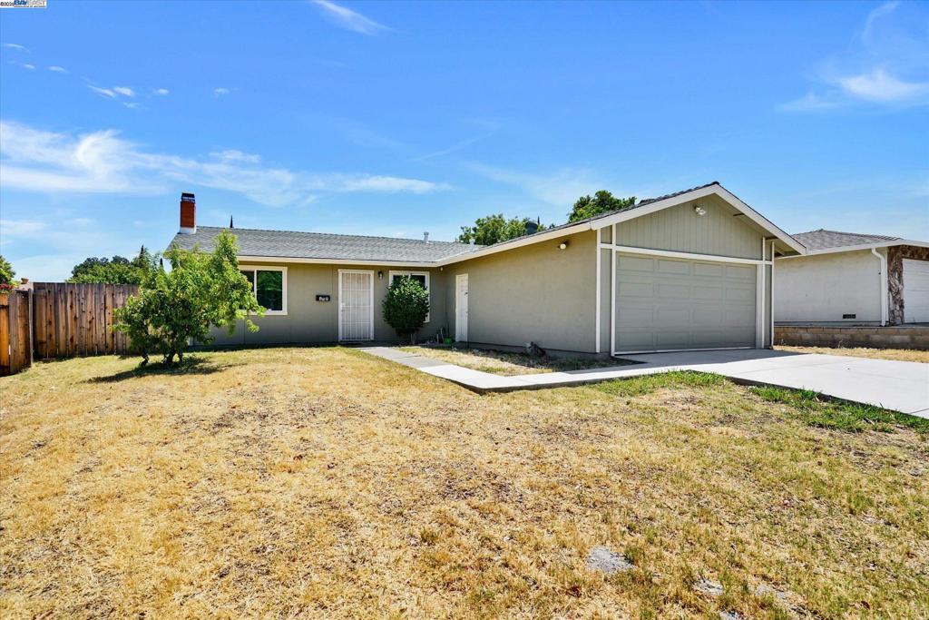Well maintained Single Story cozy home in Pittsburg. This 3 bedroom 2 bath floor plan shows well. Nice big back yard with 2 car garage.