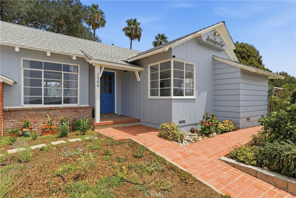 1566 Silverwood