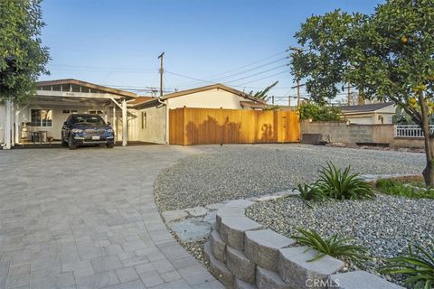 9806 Beachy Arleta CA 91331