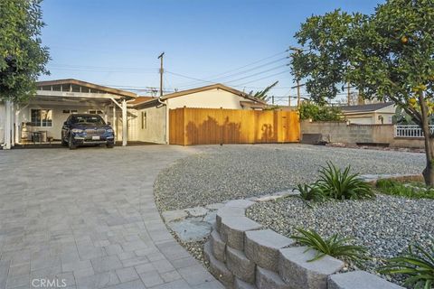 9806 Beachy Arleta CA 91331