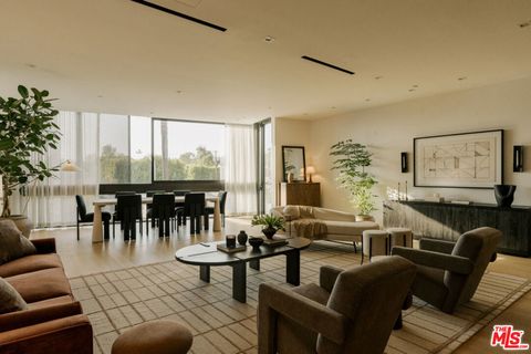 702 N Doheny Drive 302 West Hollywood CA 90069