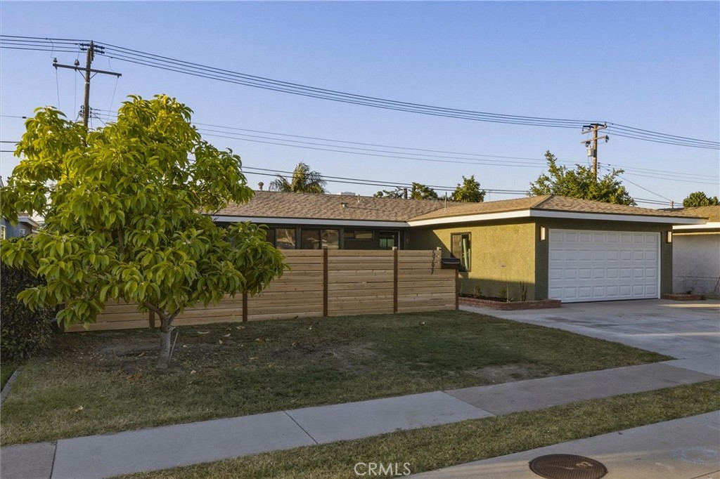 5797 Crescent