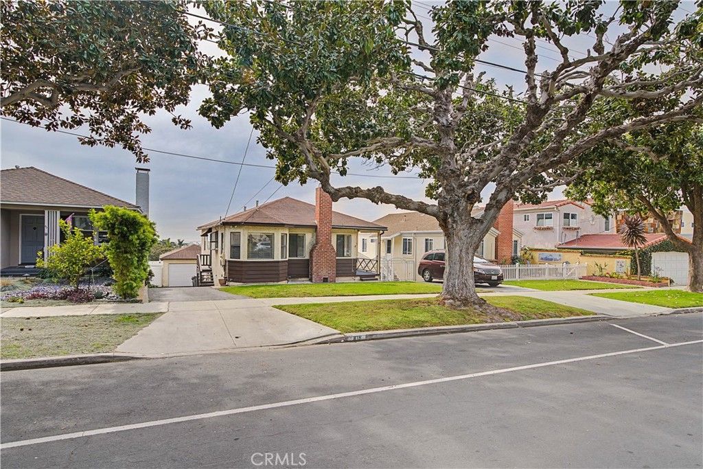 Photo of 819 N. Maria Ave, Redondo Beach, CA 90277 (MLS # SB26029350)