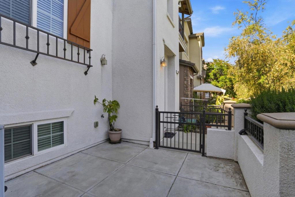 1637 Mabury Road