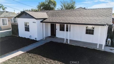 14935 Hibiscus Fontana CA 92335