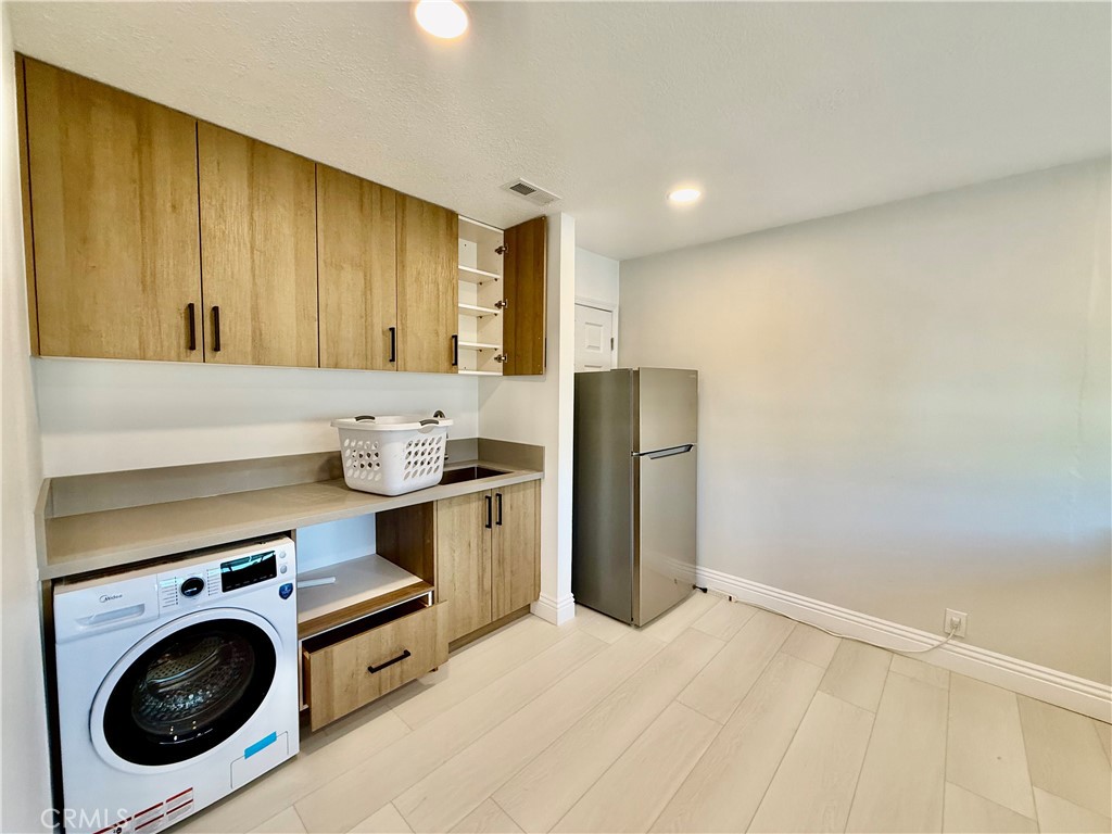 4082 Blackfin Avenue