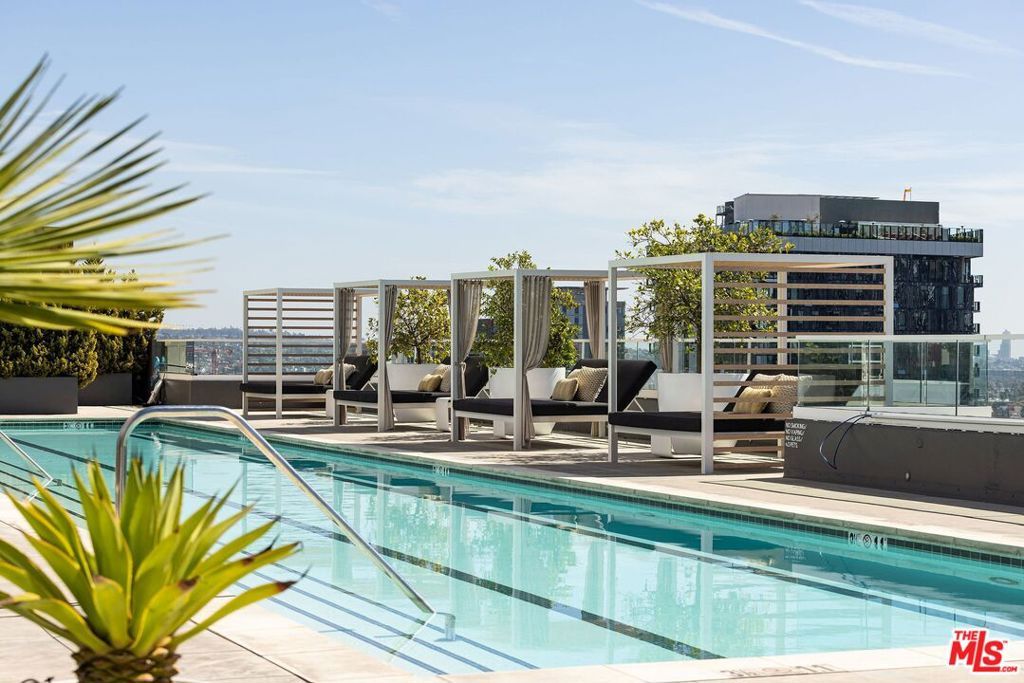 Photo of 6250 Hollywood Boulevard #6K, Los Angeles, CA 90028 (MLS # 25586653)