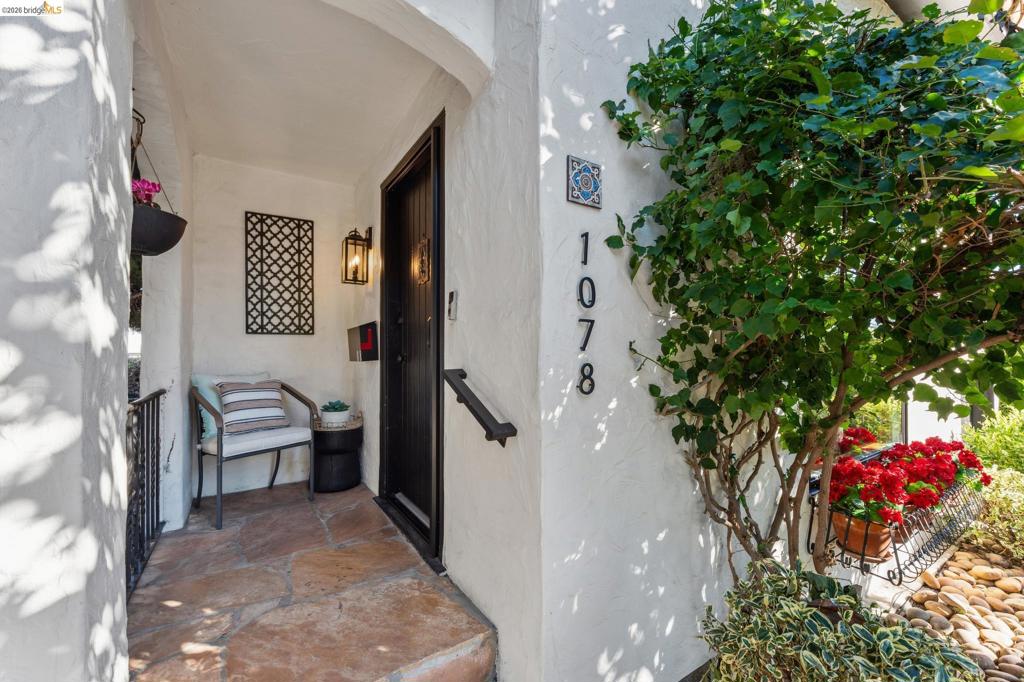 1078 1078 Calaveras Way