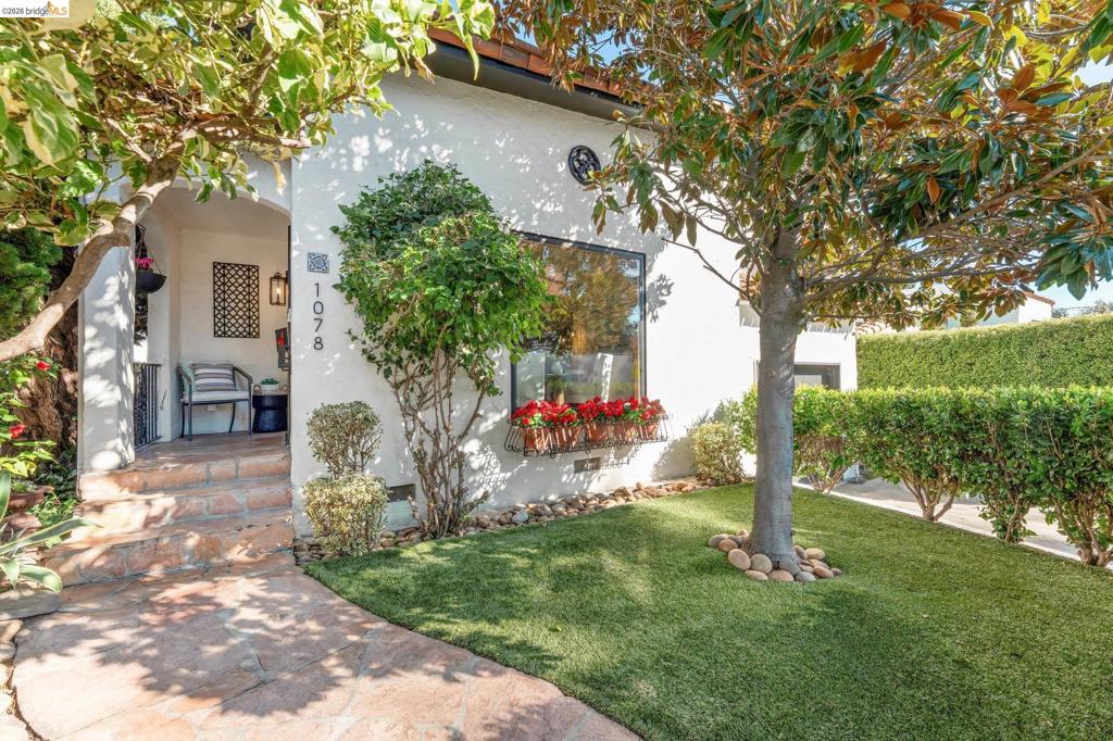 1078 1078 Calaveras Way