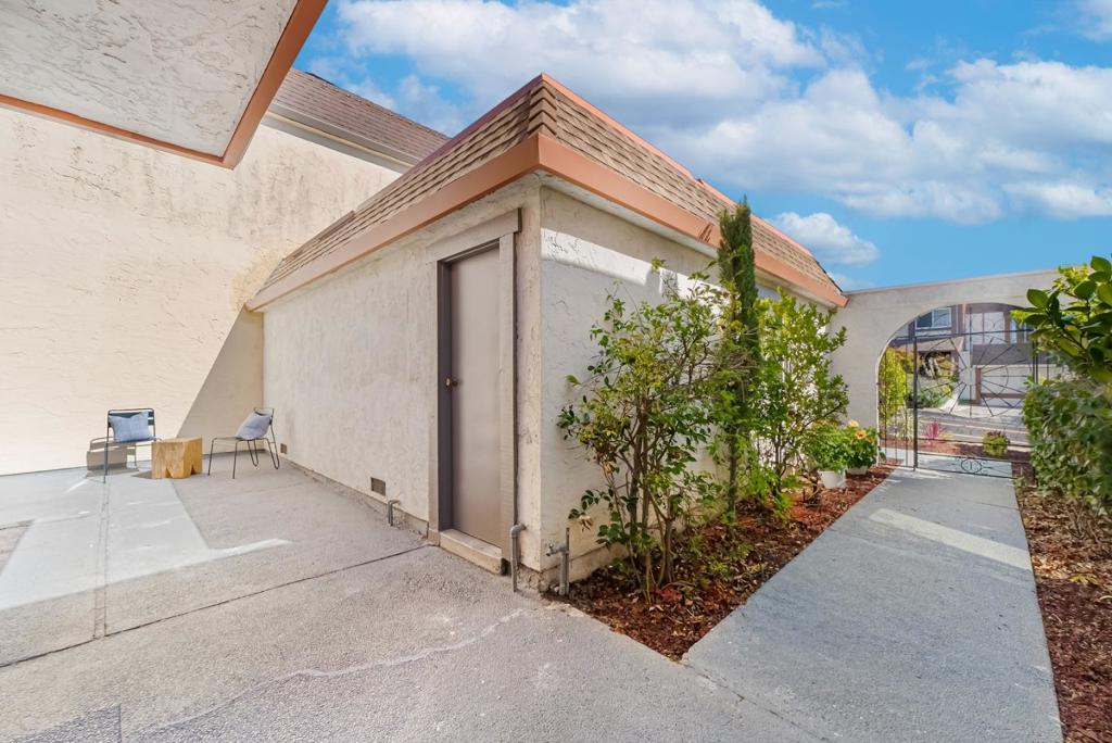 2325 Hastings Drive