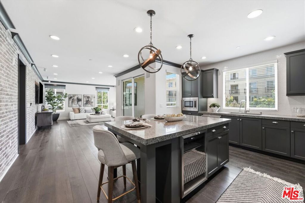 12534 W Fielding Circle 3, Playa Vista CA 90094