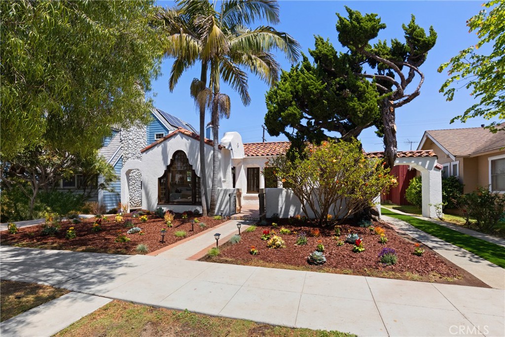 254 Bennett Ave