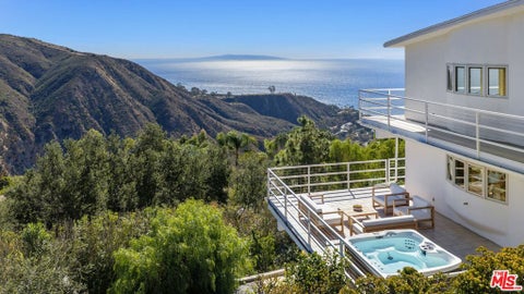 Photo of 21733 Castlewood Drive, Malibu, CA 90265 (MLS # 26847921)