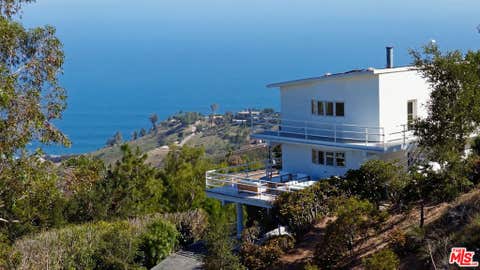 Photo of 21733 Castlewood Drive, Malibu, CA 90265 (MLS # 26847921)