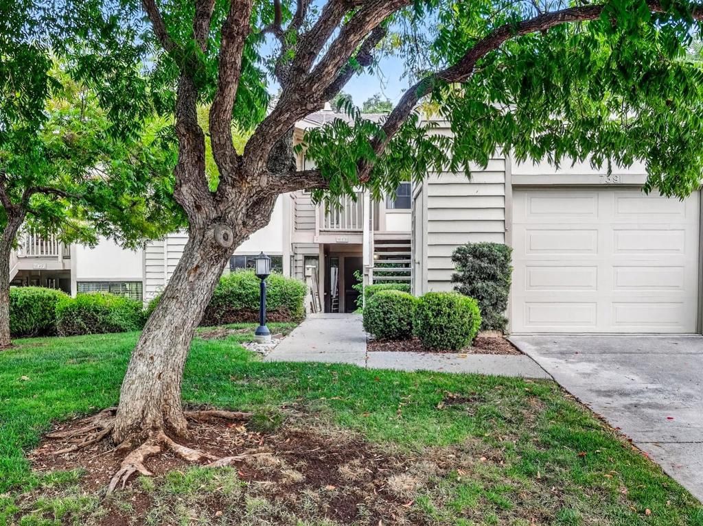 Photo of 7391 Via Cantares, San Jose, CA 95135 (MLS # ML82023099)
