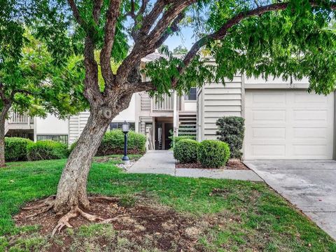 Photo of 7391 Via Cantares, San Jose, CA 95135 (MLS # ML82023099)