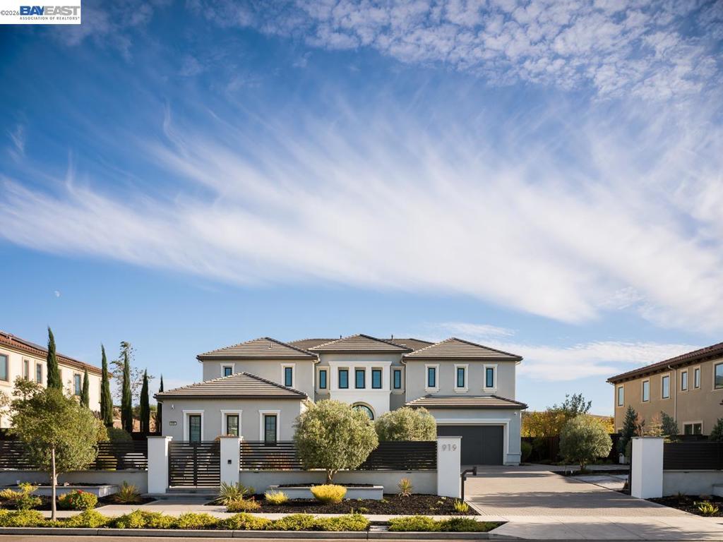 919 Connemara Ct
