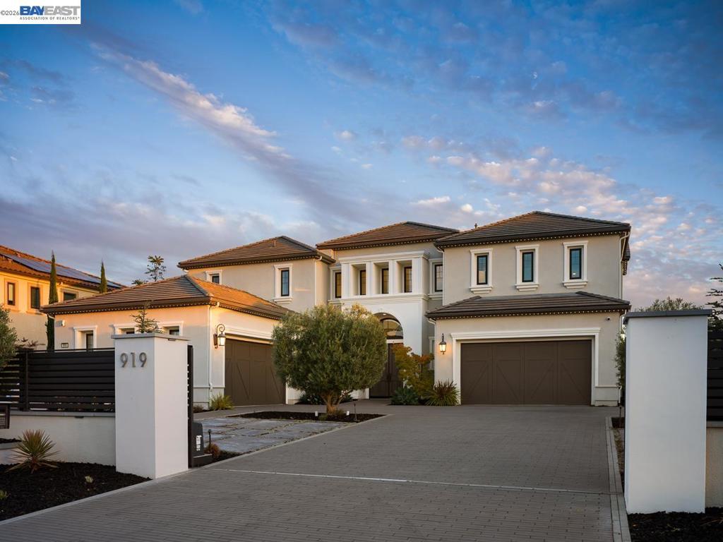 919 Connemara Ct