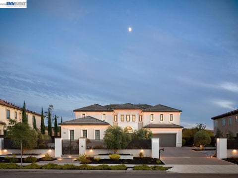 Photo of 919 Connemara Ct CT, Danville, CA 94506 (MLS # 41151837)