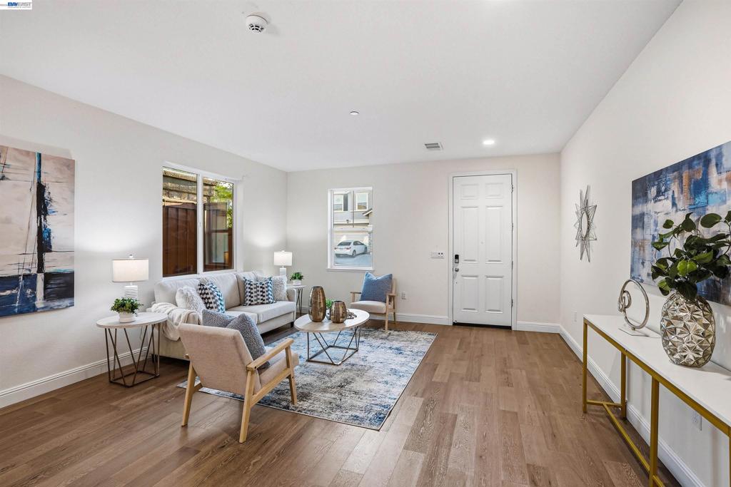 2525 2525 Modena Dr.