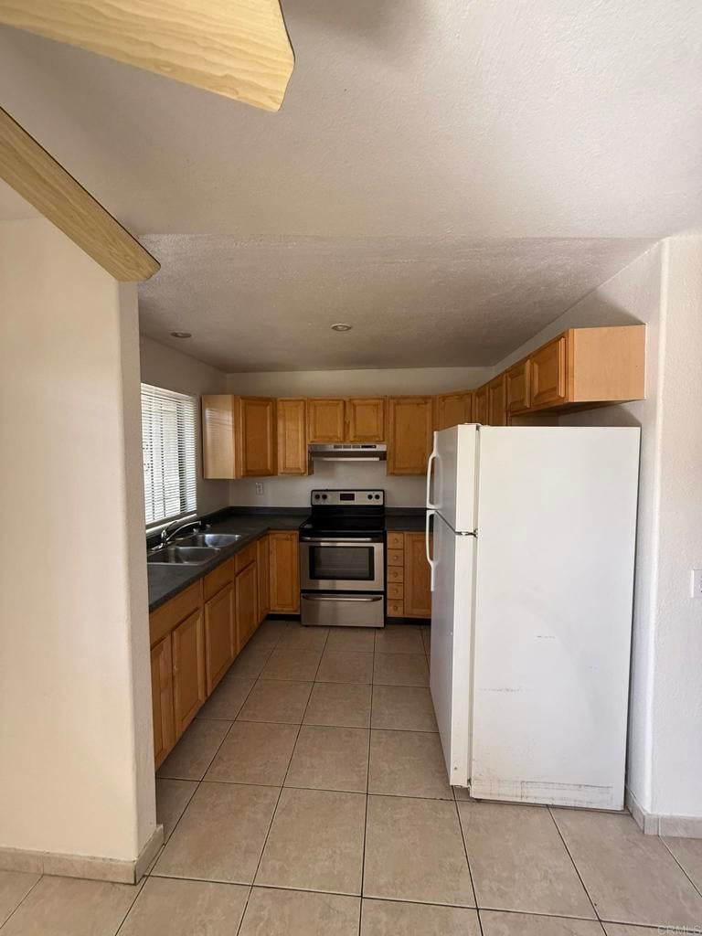 4120 Estrella Ave 1