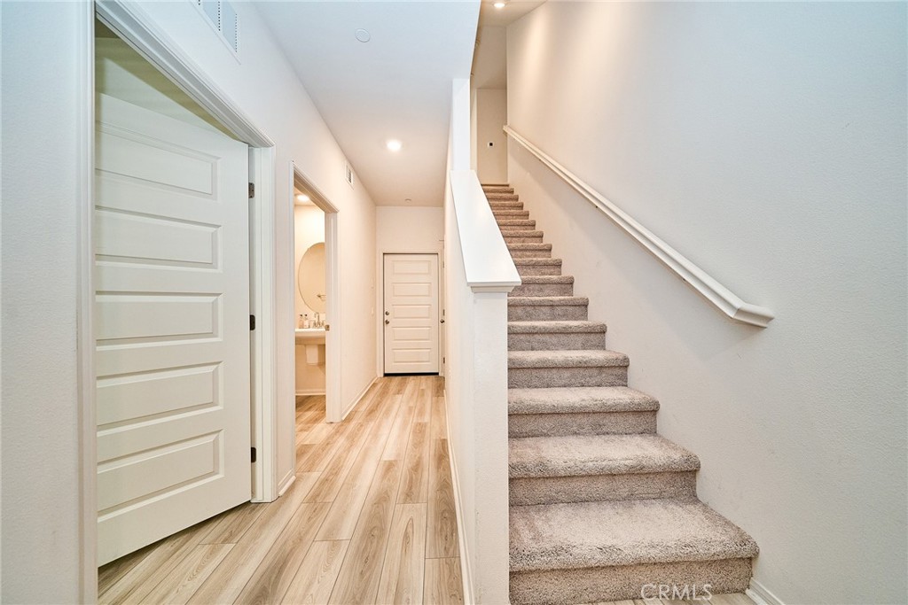 1672 Cayton
