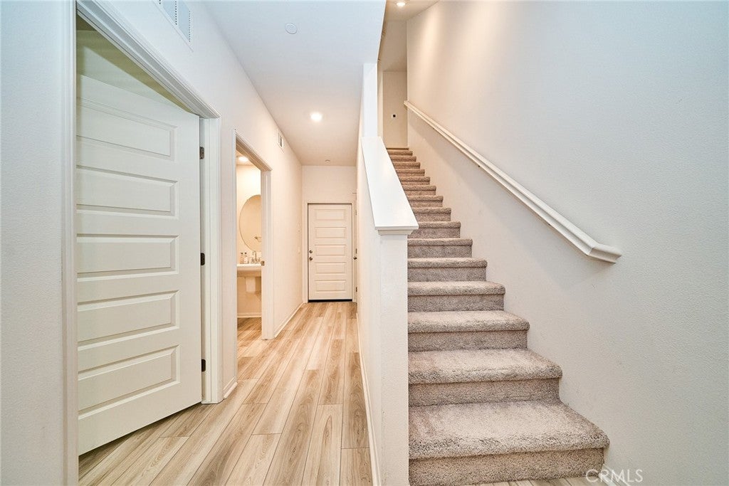1672 Cayton