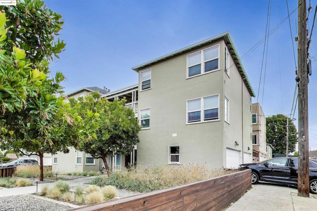 BELLEVIEW GARDEN - Residential Income