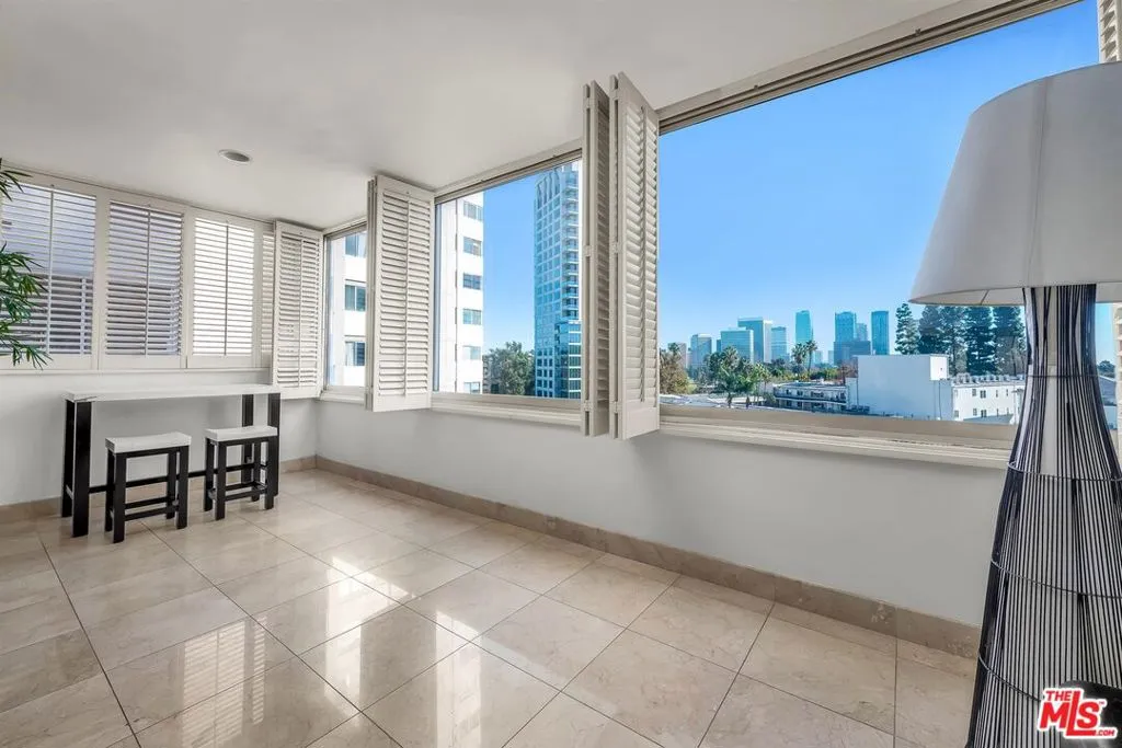 Los Angeles, California 90024, United States, 1 Bedroom Bedrooms, ,1 BathroomBathrooms,Residential,Active,253033