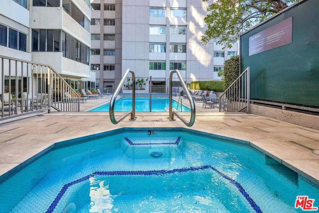 Los Angeles, California 90024, United States, 1 Bedroom Bedrooms, ,1 BathroomBathrooms,Residential,Active,253033