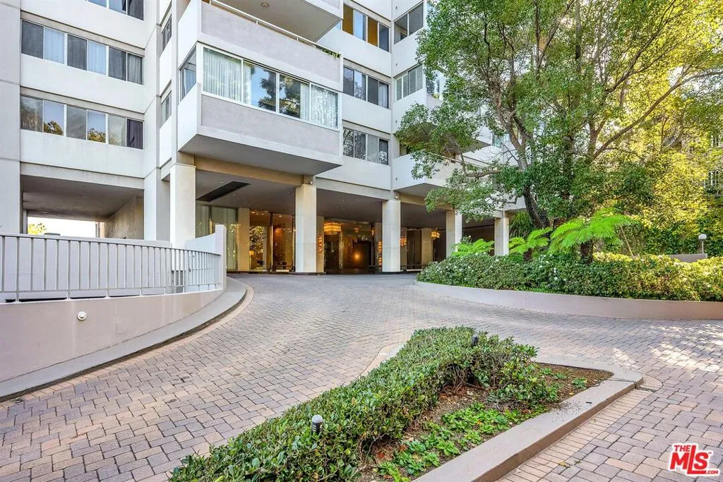 Los Angeles, California 90024, United States, 1 Bedroom Bedrooms, ,1 BathroomBathrooms,Residential,Active,253033