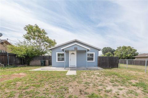 Photo of 34945 Avenue B, Yucaipa, CA 92399 (MLS # CV25257631)